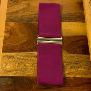 Vintage Fuchsia Stretch Belt with Gold Clasp Buckle